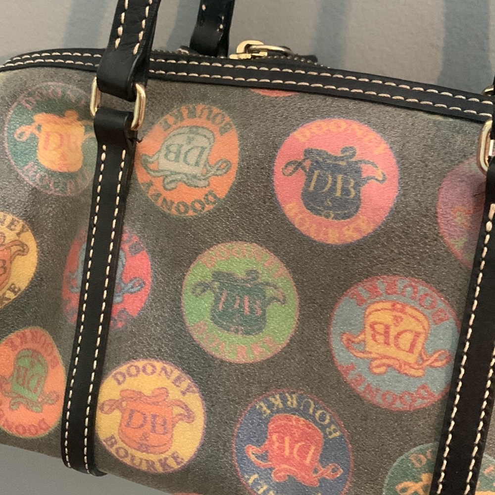 Dooney & Bourke bag. Blue interior lining - Picture 6 of 8